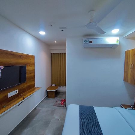 Hotel Lee Park Ahmedabad Ngoại thất bức ảnh