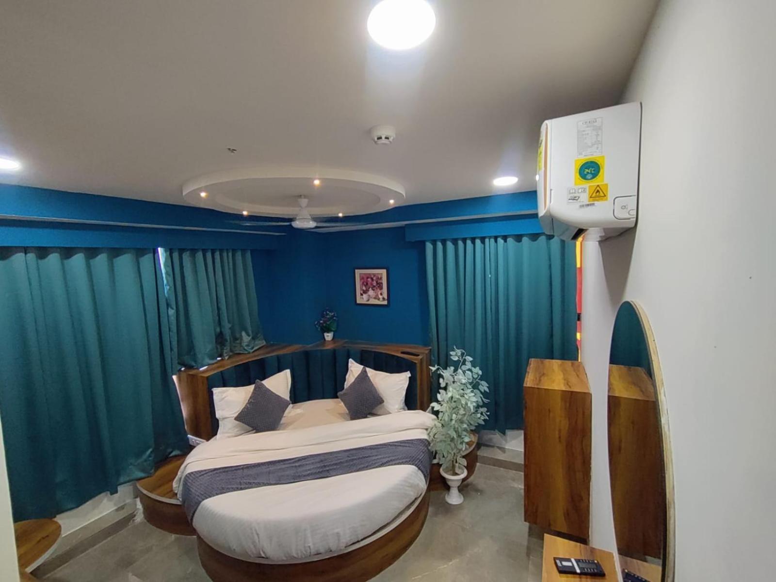 Hotel Lee Park Ahmedabad Ngoại thất bức ảnh