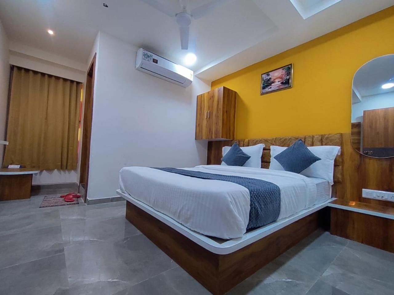 Hotel Lee Park Ahmedabad Ngoại thất bức ảnh