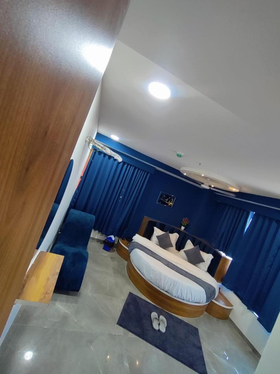 Hotel Lee Park Ahmedabad Ngoại thất bức ảnh